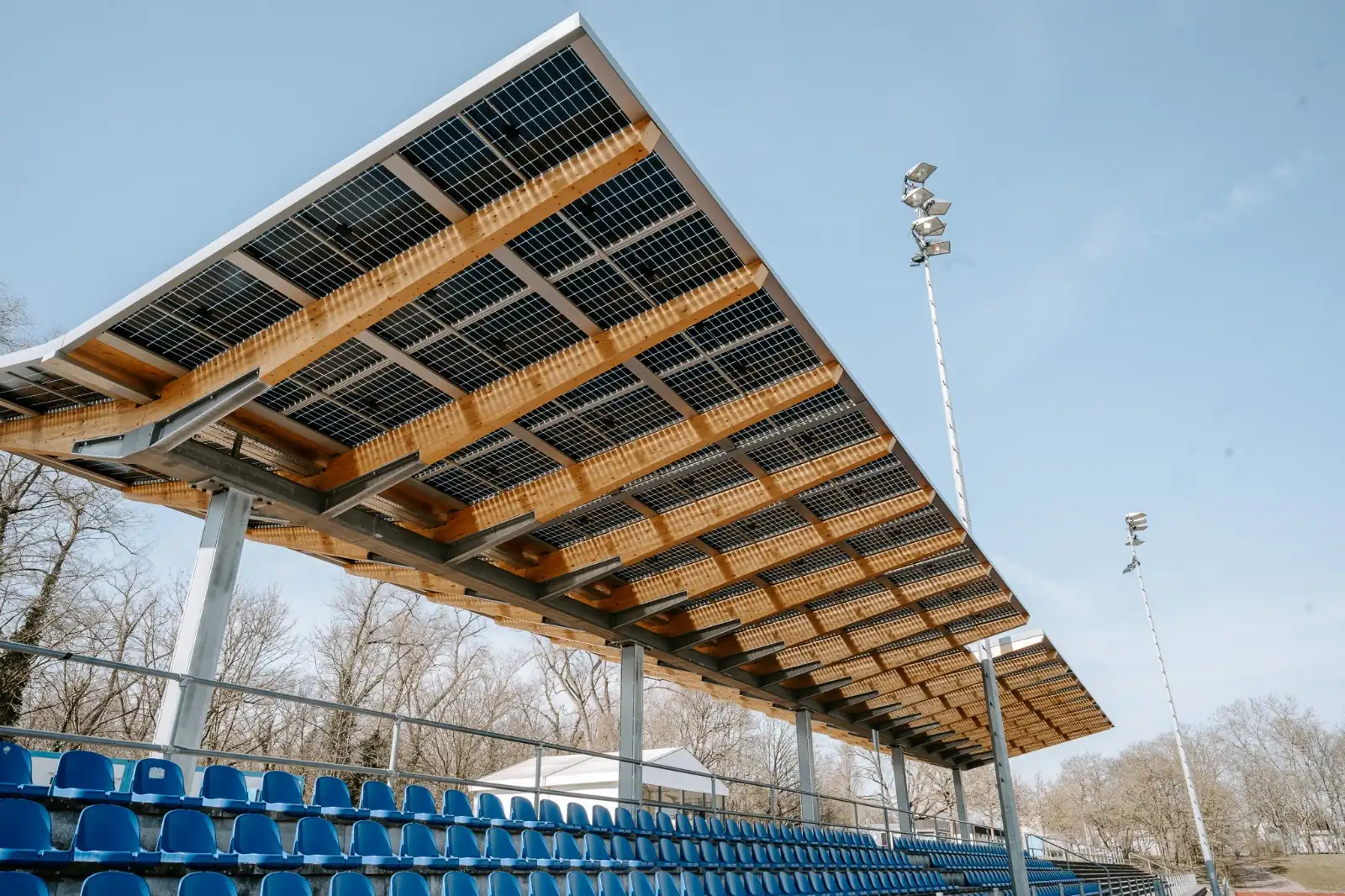 Photovoltaik-Montagesysteme für Indach, Carport & Solarzaun | ClickCon FAQ Photovoltaik-Montagesysteme für Indach, Carport & Solarzaun | ClickCon tribuehnendach clickcon mainz nah